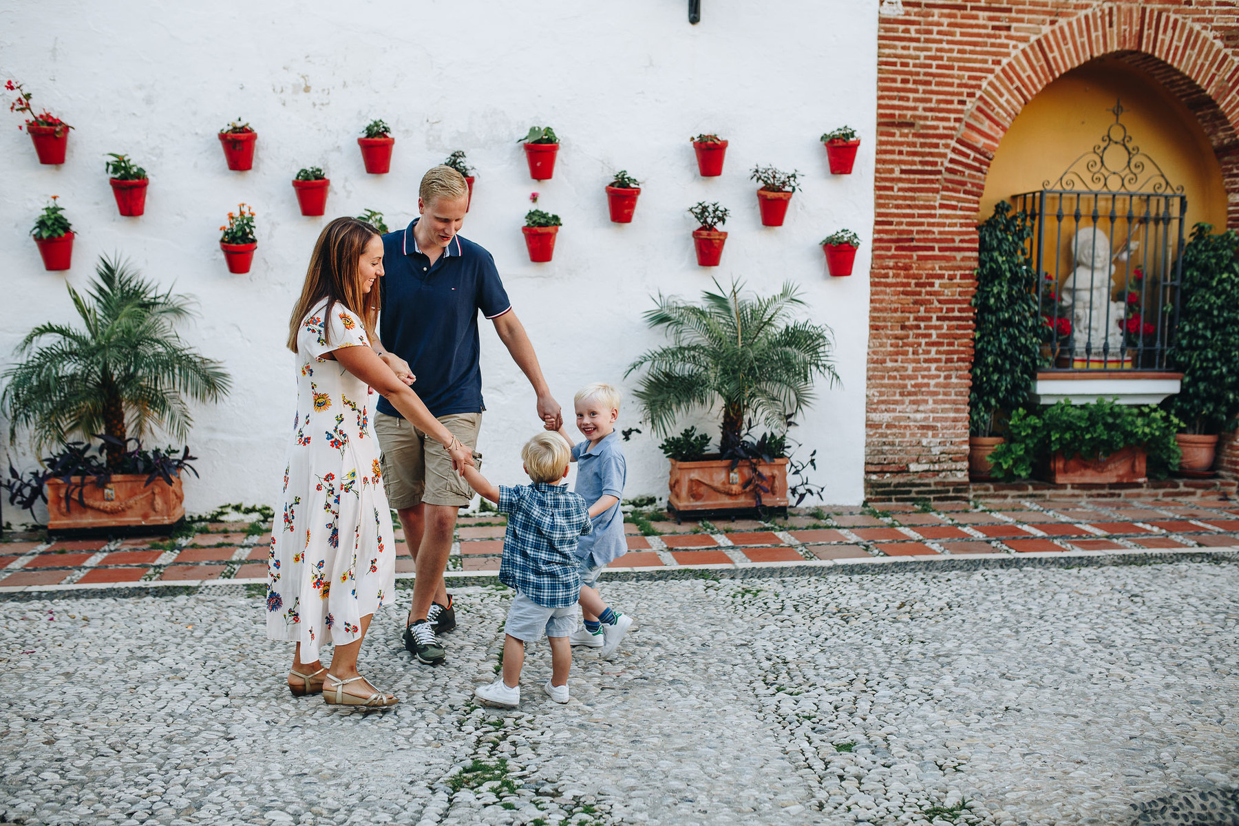 Fotografía de familia en el Centro de Marbella