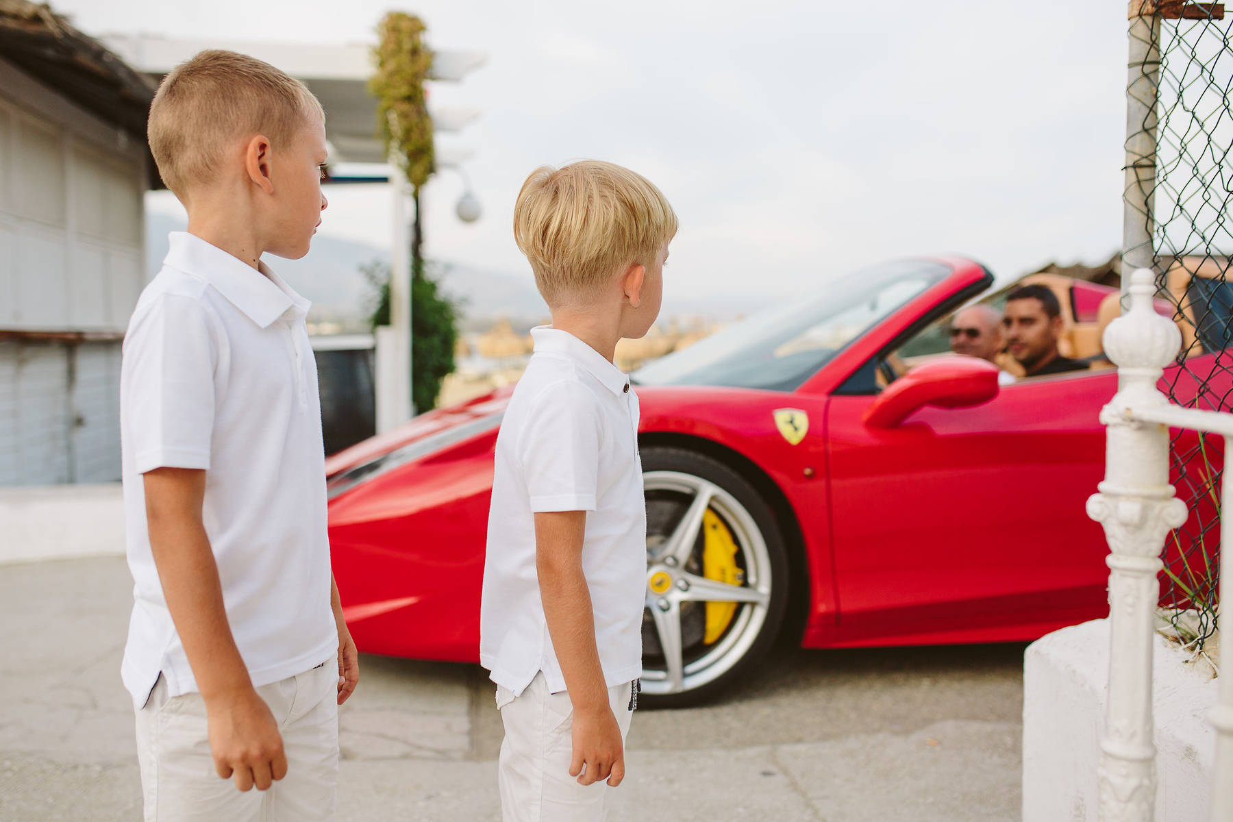 Family photo shooting in Puerto Banús in Marbella