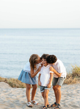 Семейная фотосъемка на пляже в Марбелье, Малаге