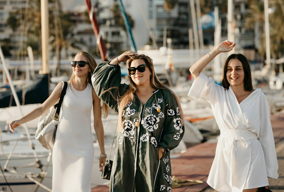 Sesión de fotos para tres amigas en el Centro de Marbella