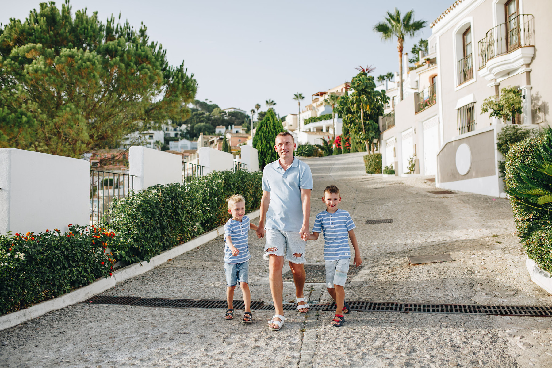 Family photo session in La Heredia, Benahavís