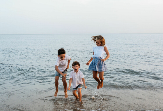 Семейная фотосъемка на пляже в Марбелье, Малаге