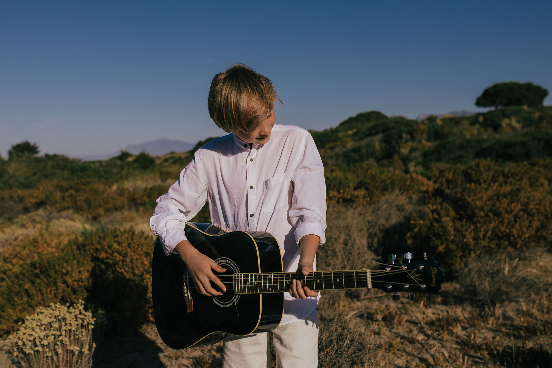 Family photo shoot in bohemian style in Marbella