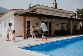 Un día de vacaciones de una familia en España
