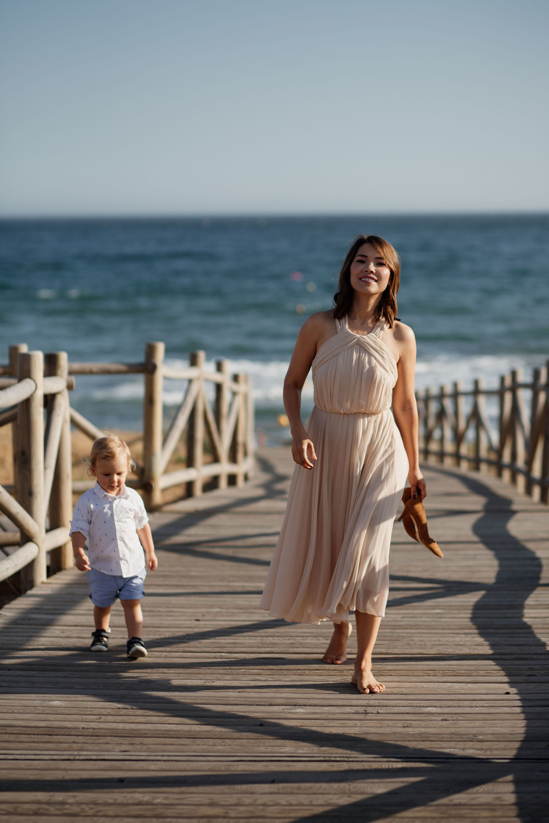 Sesión fotográfica de familia en Cabopino en Marbella