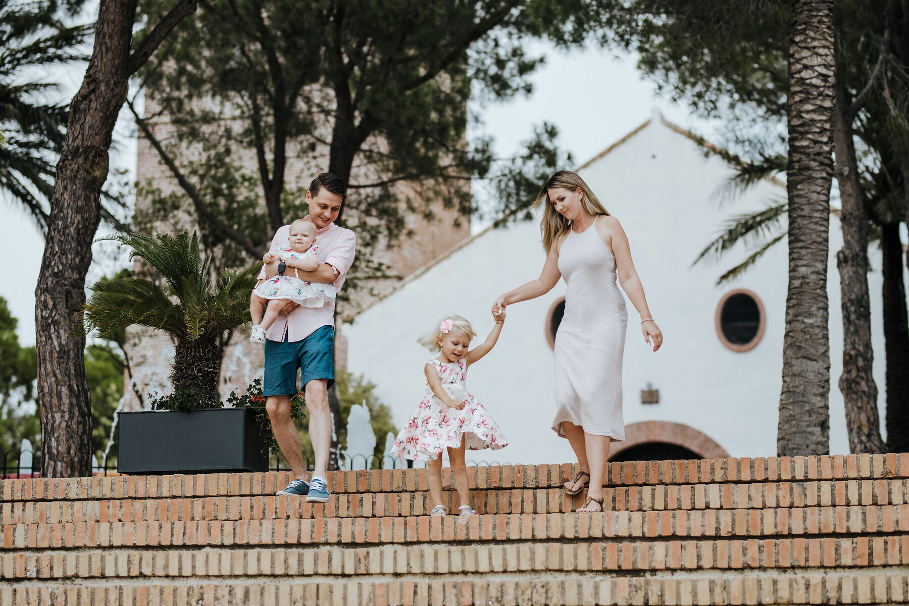 Family photo set in Mijas Pueblo